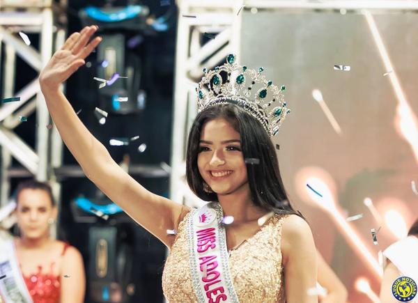 Una luqueña es la nueva Miss Adolescente Paraguay •