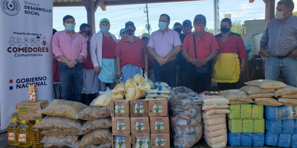 Entregan alimentos a trabajadoras de la Terminal de Ómnibus de Coronel Oviedo - Noticiero Paraguay
