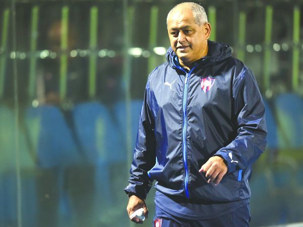 Francisco Arce: "Hetáma rorrenegá pero mba'e jajapóta"