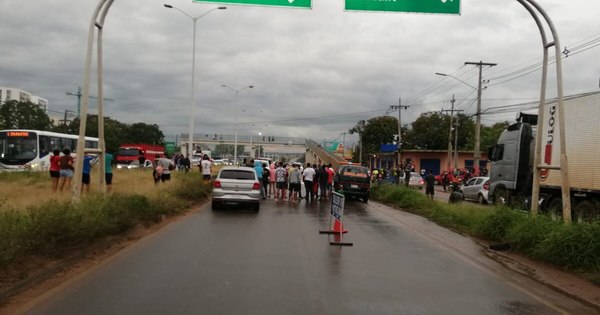 La Nación / Tres víctimas fatales en terrible accidente de tránsito en Roque Alonso