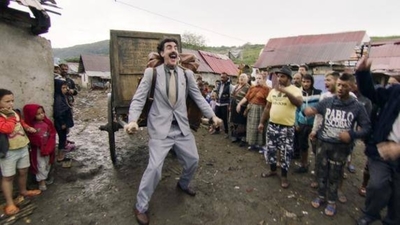 Diario HOY | Escena inédita de "Borat" muestra a Sacha Baron Cohen huyendo de las armas