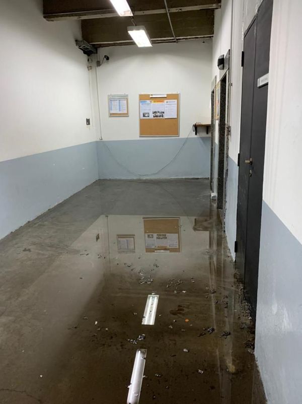 Inundación en el Palacio de Justicia por caño averiado - Nacionales - ABC Color