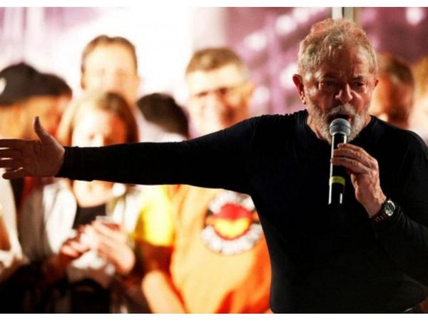 Lula ya lidera encuesta para 2022 tras recuperar derechos