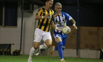 Guaraní y 12 de Octubre empatan en un peleado partido