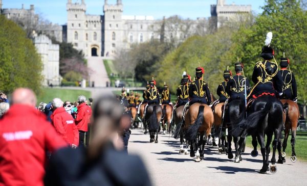 La familia real británica despide al duque de Edimburgo