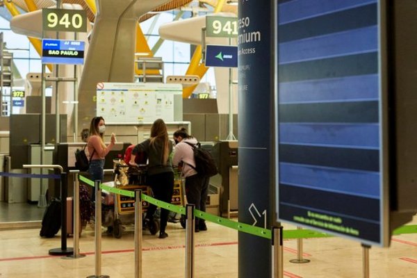 España prorroga la cuarentena obligatoria para viajeros de Brasil, Perú y Colombia | .::Agencia IP::.