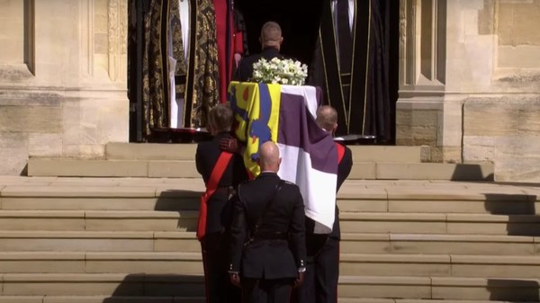 Arranca el cortejo fúnebre del duque de Edimburgo desde el castillo de Windsor
