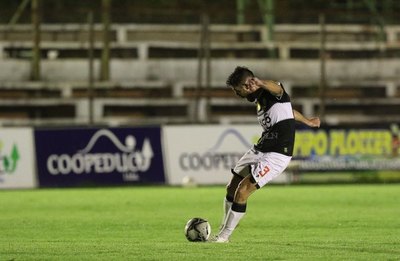El misil de Alejandro Silva que le dio el triunfo a Olimpia