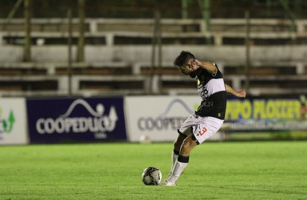 El misil de Alejandro Silva que le dio el triunfo a Olimpia