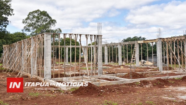 BUEN AVANCE DE CONSTRUCCIÓN DE POLIDEPORTIVOS EN TRES ESCUELAS.