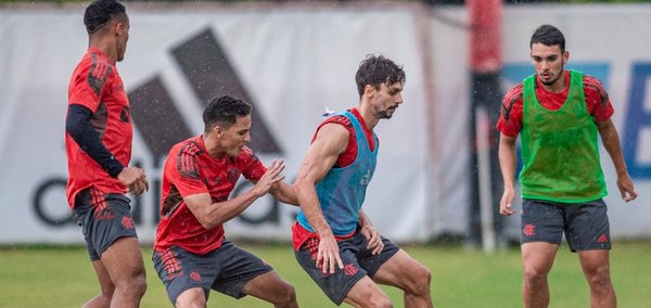 Fabrizio Peralta integra la lista del Flamengo para la Libertadores