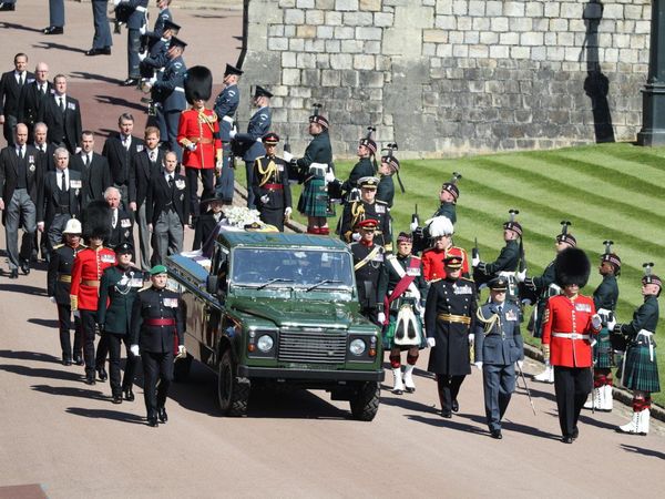 La reina Isabel II despidió a su esposo en una sobria ceremonia