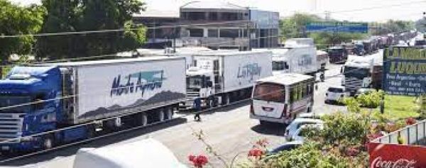 Transportistas levantaron bloqueo en Puerto Falcón