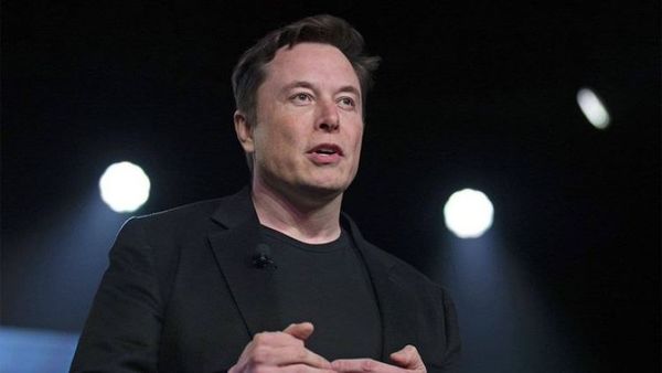 La NASA contrata a SpaceX para llevar astronautas a la Luna en 2024