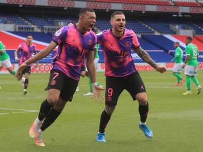 Icardi y Mbappé acercan al París Saint Germain al liderato