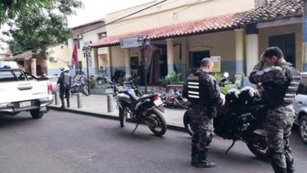 Policía interviene farra de 70 pelotudos que invocan “derecho a diverrirse” , y expandir el virus
