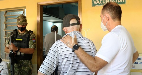 La Nación / Misiones: con mensaje de esperanza, abuelito insta a la vacunación