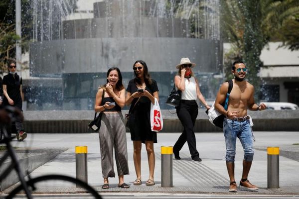 En Israel ya no es obligatorio el uso de mascarillas al aire libre y reabrieron todas las escuelas