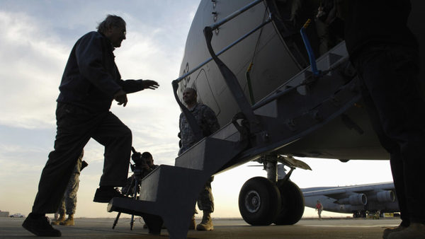 Varios misiles golpean una base aérea en Irak que alberga tropas de EEUU | Ñanduti