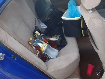 Jóvenes alcoholizados fueron aprehendidos tras darse a la fuga