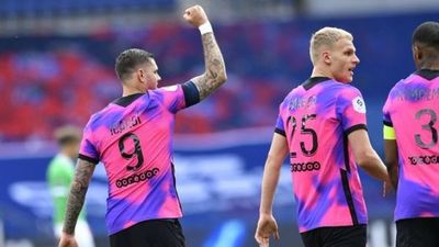 Con gol de Icardi, PSG ganó sobre el final y quedó a un punto del líder Lille