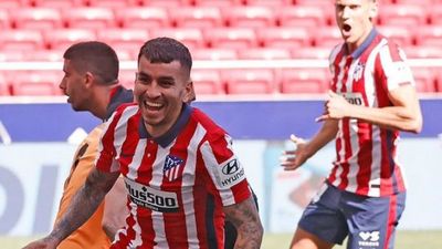 Atlético Madrid goleó con doblete de Correa y estiró la ventaja sobre el Real