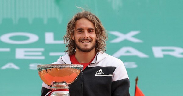 La Nación / Tsitsipas alza su primer Masters