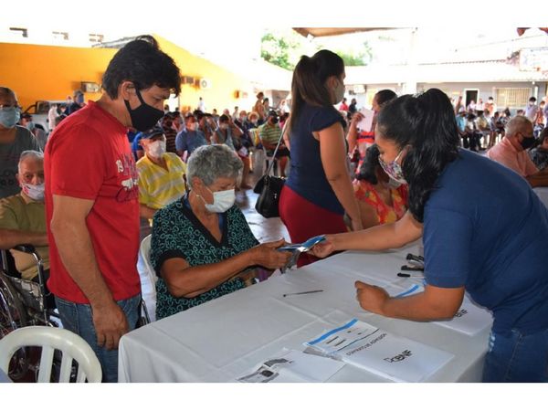 Inscriben para pensión a los adultos mayores
