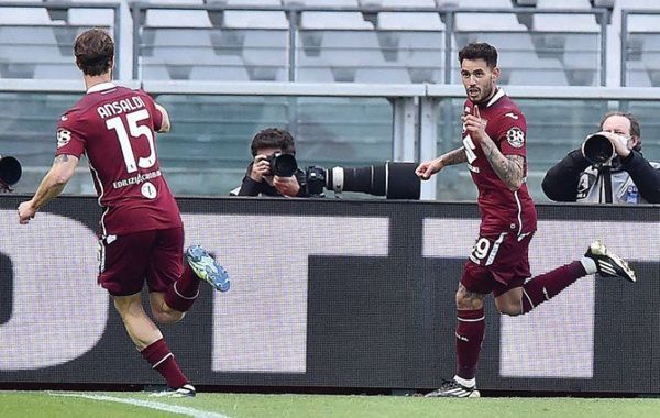 Gol de Tonny Sanabria ante la Roma