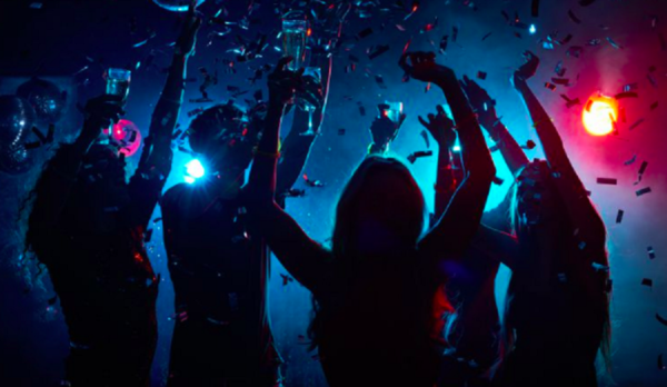 Fiesta clandestina en Villa Elisa rompe todo el esquema de la lucha contra el Covid-19