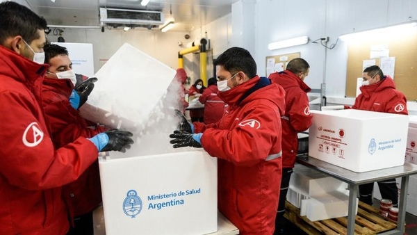En Argentina comenzó la distribución de casi 800 mil vacunas de Astrazeneca | .::Agencia IP::.