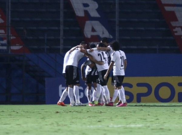 Libertad golea a Cerro y se aferra a la punta | .::Agencia IP::.