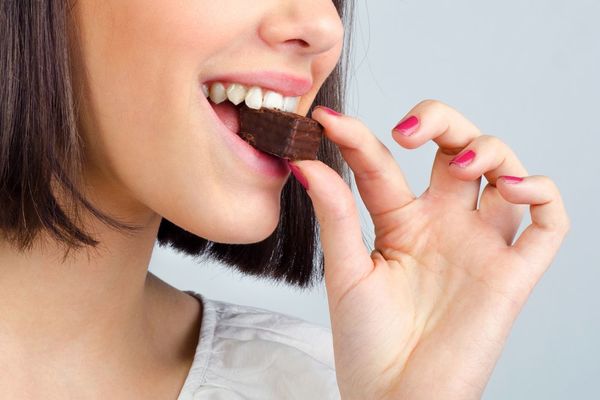 ¿Por qué comer chocolate antes de acostarte es una muy mala idea?