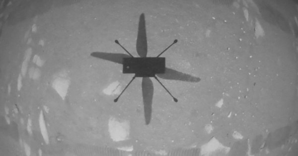 La Nación / Helicóptero Ingenuity consigue volar con éxito en Marte