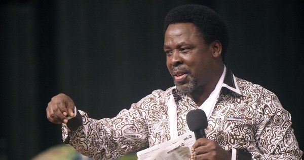 La Nación / YouTube cerró canal del polémico pastor TB Joshua