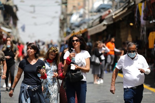 “Tuvimos 9 mil infectados por día, la vacuna resolvió este problema”, afirma paraguayo en Israel | Ñanduti