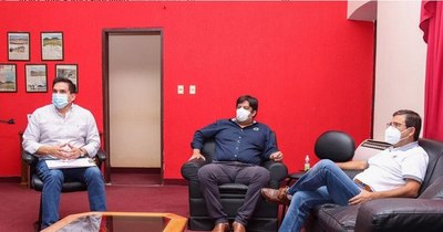 La Nación / Baruja reprograma G. 700 millones y adquirirá ambulancia de alta complejidad
