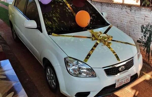 Ganó un auto en una rifa, pero lo devolvió para ayudar a familia afectada por el covid