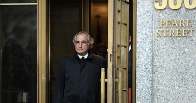 La Nación / Bernie Madoff, el autor de la mayor estafa piramidal de la historia