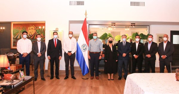 La Nación / En 7 años Brasil y Paraguay dieron un millonario golpe al crimen organizado