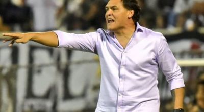 A la salida de Landaida, River recontrata a Celso Ayala