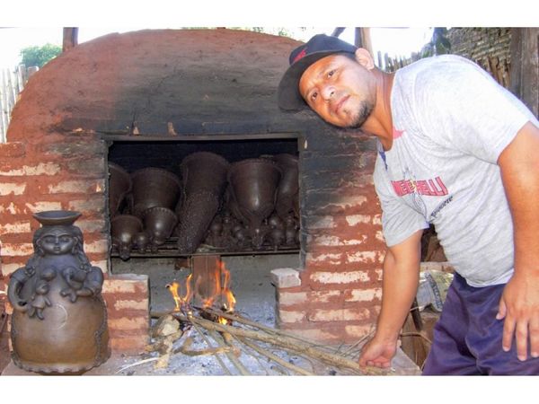 “Mamá nos hacía sentar a su lado y nos daba el barro para jugar”