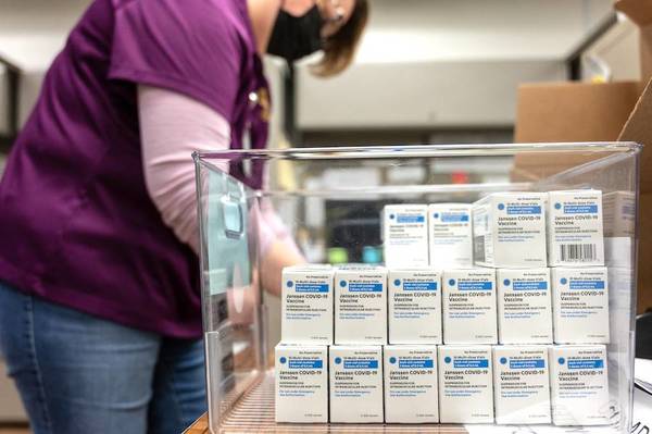 Detienen producción de vacunas anticovid J&J en planta de EEUU – Prensa 5