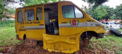 Bomberos de San Lorenzo denuncian supuesta mala gestión de fondos en la reparación de ambulancia | Ñanduti