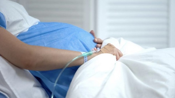 Enfermera embarazada de gemelos falleció por COVID-19