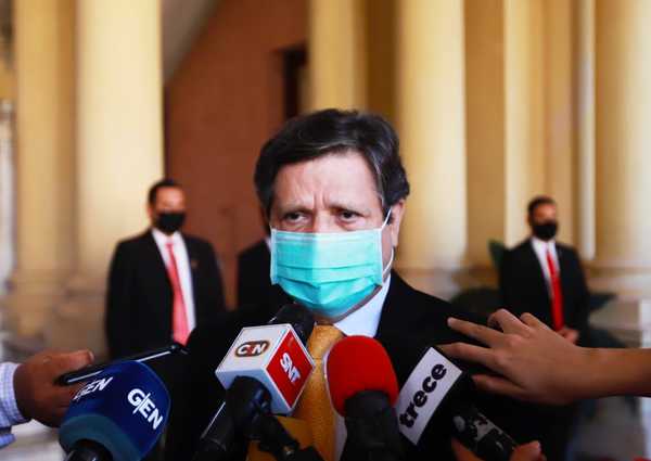 Pese al retiro de Escoto, la OMS debe reivindicarse enviando las vacunas a Paraguay, dice canciller