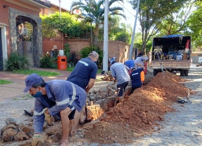 Essap trabaja para mejorar el servicio de agua potable en el barrio Mburicaó | .::Agencia IP::.