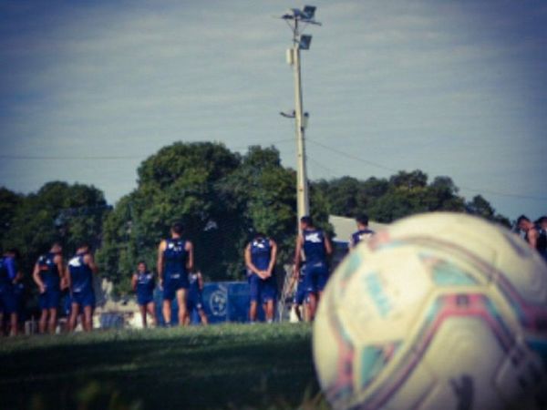 Iván Almeida y ocho jugadores están con Covid en Sol de América