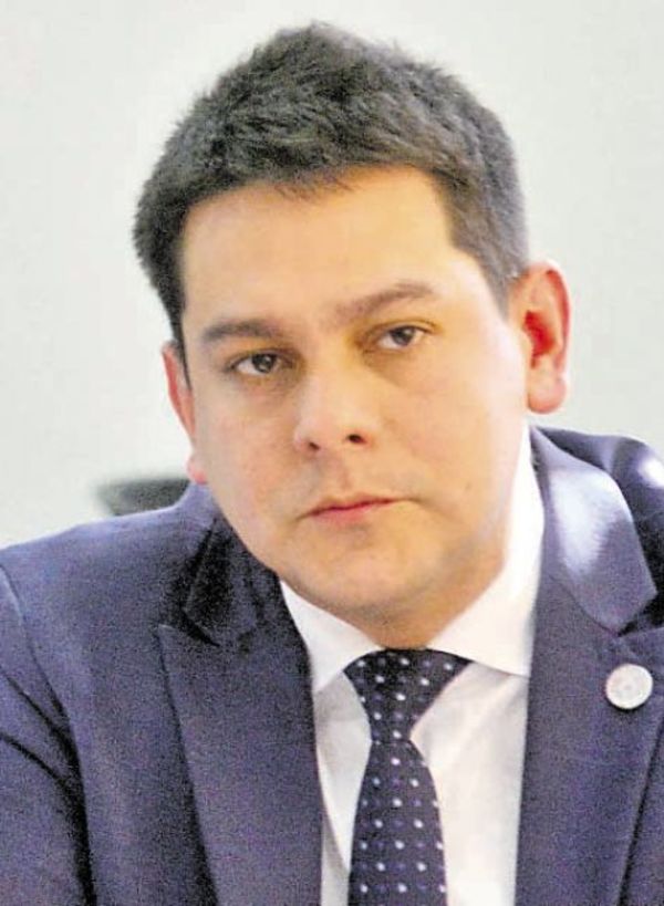 Viceministro de Empleo renuncia para hacer campaña electoral - Nacionales - ABC Color