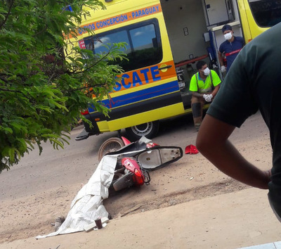 Concepción: Motociclista muere tras ser embestido por un automóvil